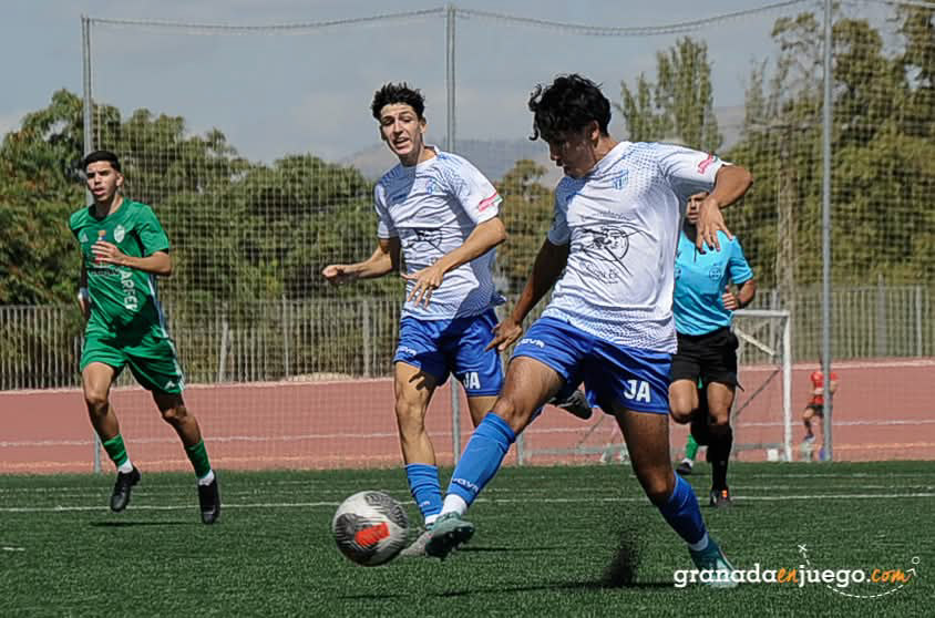 El Santa Fe goleó al Atlético Melilla (JOSÉ M. BALDOMERO / ARCHIVO) 