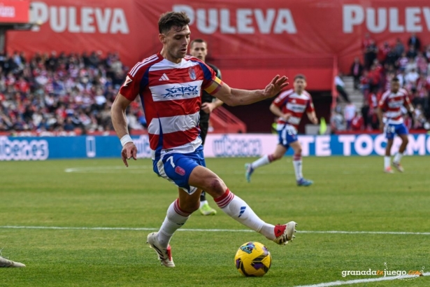 Boyé completó uno de sus mejores partidos con el Granada (JOSÉ M. BALDOMERO) Boyé completó uno de sus mejores partidos con el Granada (JOSÉ M. BALDOMERO)