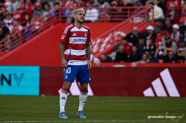Stoichkov es el nuevo ídolo del granadinismo (JOSÉ M. BALDOMERO)