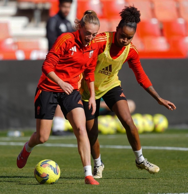Las granadinas quieren dar la sorpresa (GRANADA CF) Las granadinas quieren dar la sorpresa (GRANADA CF)