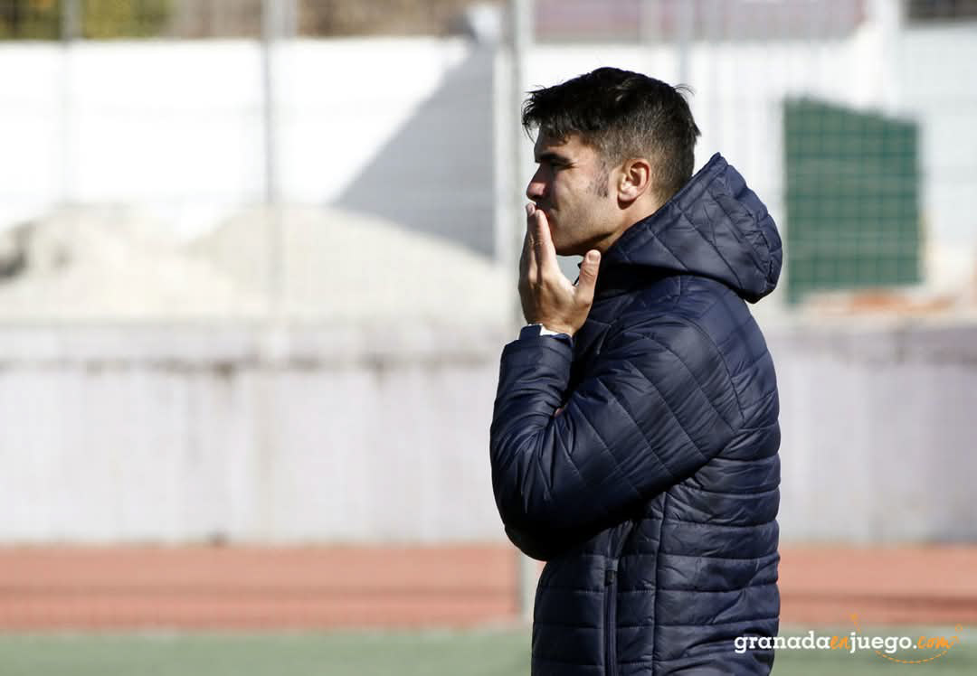 El entrenador de la UD Maracena, Jaime Morente (J. PALMA)