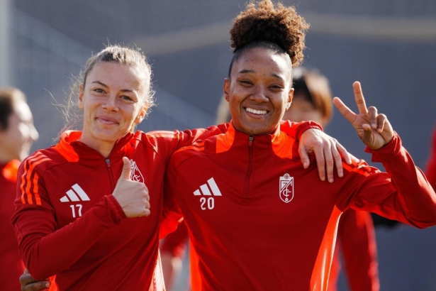 El Granada femenino quiere seguir en la nube (GRANADA CF) El Granada femenino quiere seguir en la nube (GRANADA CF)