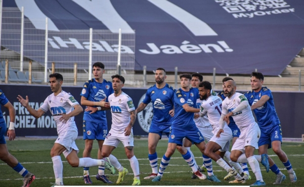 El Arenas de Armilla plantó cara al Real Jaén (REAL JAEN) El Arenas de Armilla plantó cara al Real Jaén (REAL JAEN)