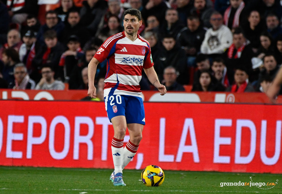 Sergio Ruiz realizó un gran partido ante el Real Zaragoza (JOSÉ M. BALDOMERO)
