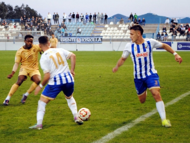 El Motril mereció más ante el líder (SEMANARIO MUCHO DEPORTE) El Motril mereció más ante el líder (SEMANARIO MUCHO DEPORTE)