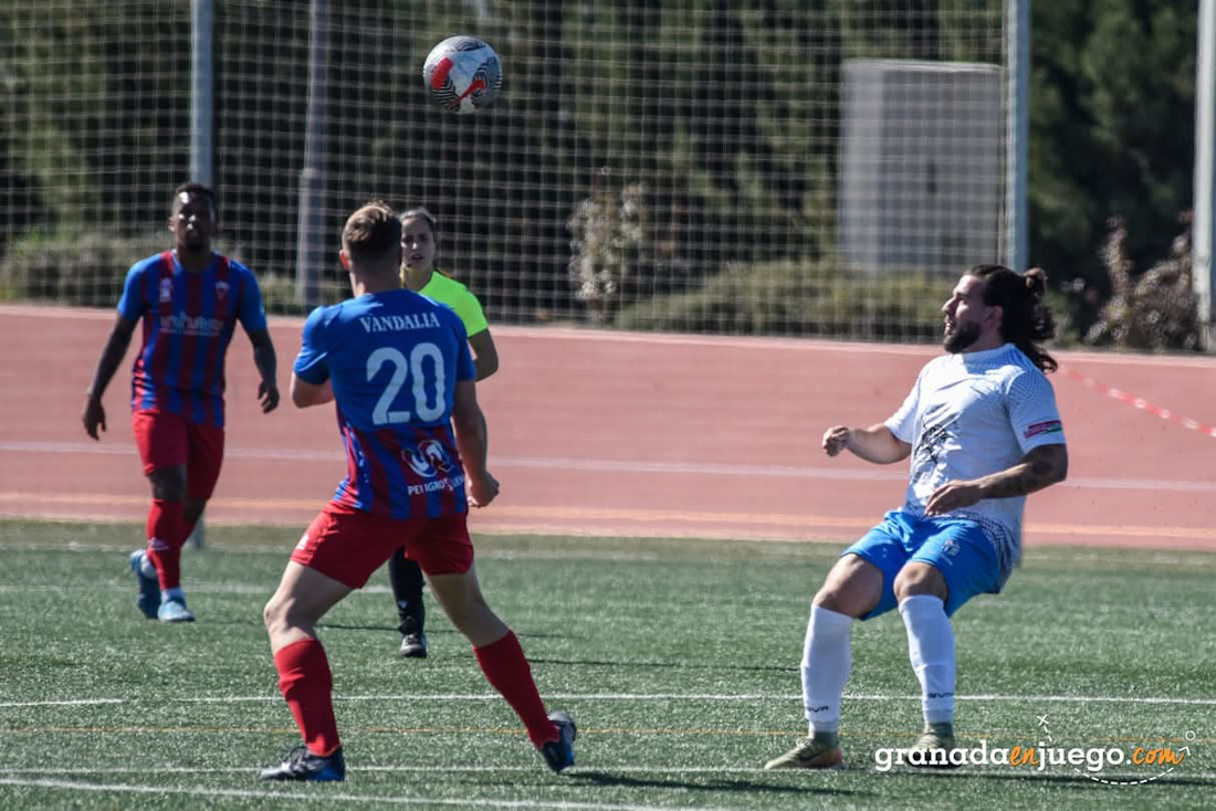 Piru marcó tres goles en la victoria del Santa Fe (JOSÉ M. BALDOMERO) 