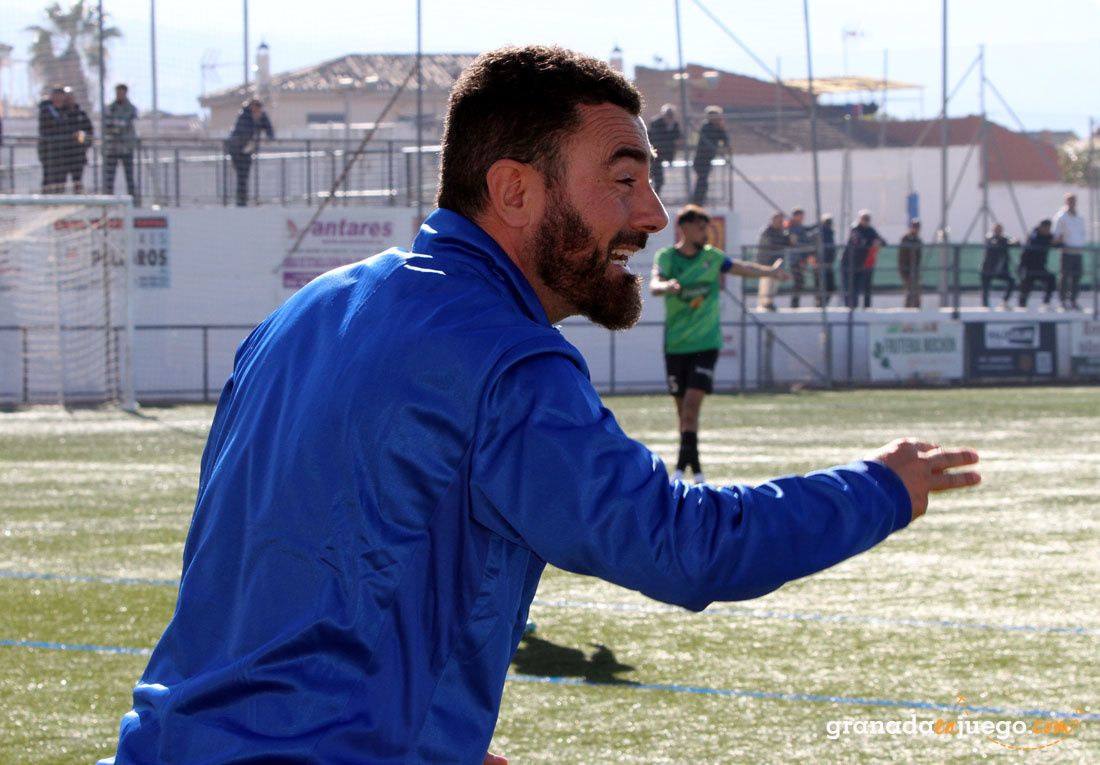 Rizos durante un partido con el CD Huétor Vega (J. PALMA)