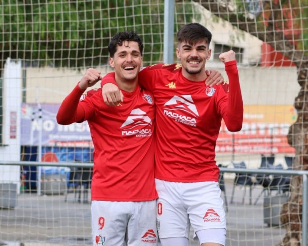 El Arenas celebra uno de su goles (JOSÉ ANDRÉ FERNÁNDEZ)