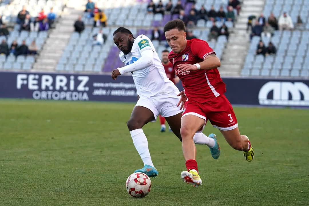 El CF Motril apunta a la zona de play off (J. PALMA)