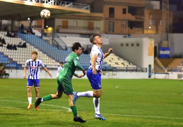 El CF Motril pinchó ante el Atlético Mancha Real (SEMANARIO MUCHO DEPORTE) El CF Motril pinchó ante el Atlético Mancha Real (SEMANARIO MUCHO DEPORTE)
