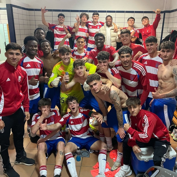 El Granada CF juvenil celebra el triunfo (GCF) El Granada CF juvenil celebra el triunfo (GCF)