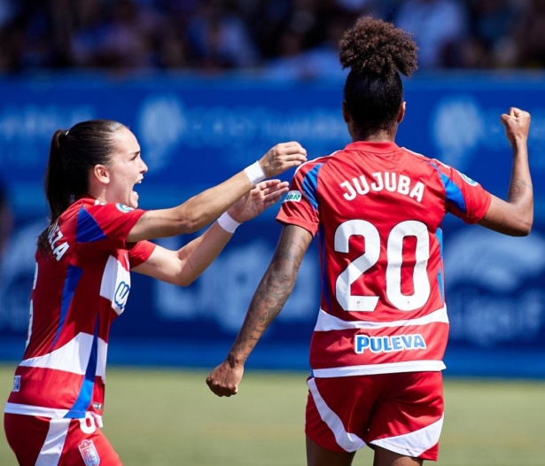Jujuba se estrenó como rojiblanca (GRANADA CF) Jujuba se estrenó como rojiblanca (GRANADA CF)