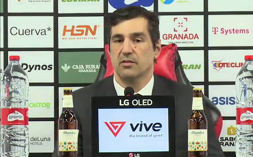 Pablo Pin, entrenador del Coviran Granada, en rueda de prensa (FCB GRANADA)
