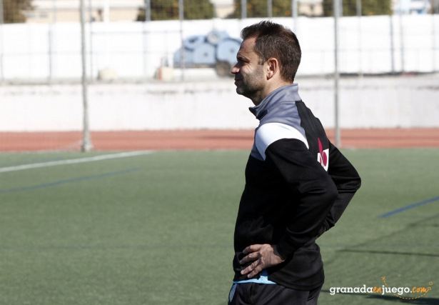El entrenador del Atarfe Industrial, Ángel Ruiz (J. PALMA)