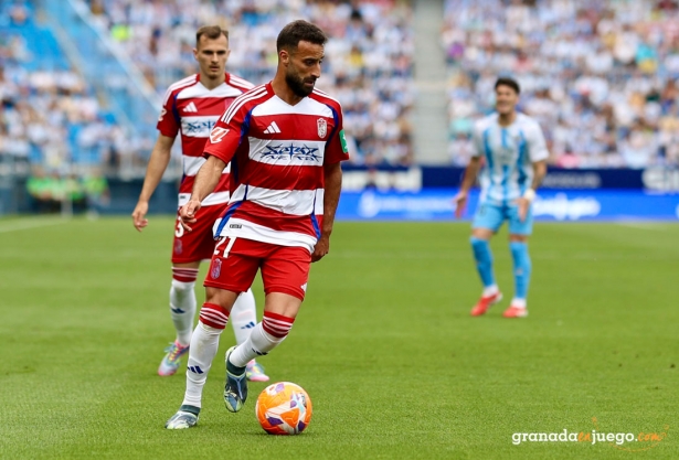 Adbe, jugador del Granada CF, en un momento del encuentro ante el Málaga CF (LOF)