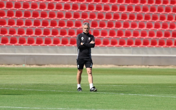 Escribá espera que su equipo haga los deberes (J. AZCOYTIA) Escribá espera que su equipo haga los deberes (J. AZCOYTIA)