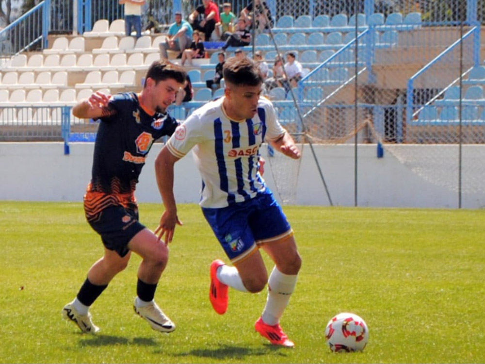 El CF Motril fue muy superior al Torredonjimeno (SEMANARIO MUCHO DEPORTE)