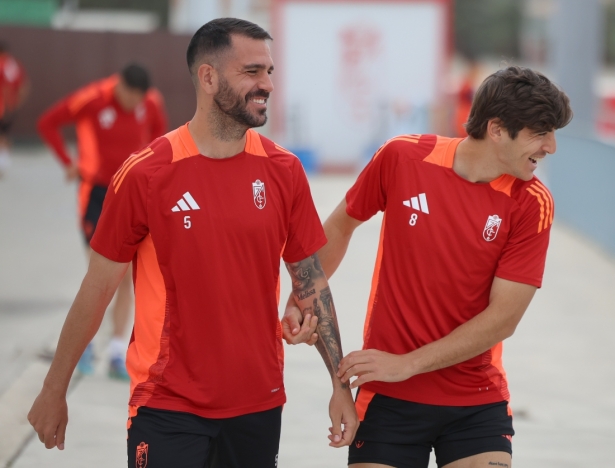 Insua y Villar, dos de los futbolistas que ya conocen a Pacheta (J. AZCOYTIA) Insua y Villar, dos de los futbolistas que ya conocen a Pacheta (J. AZCOYTIA)