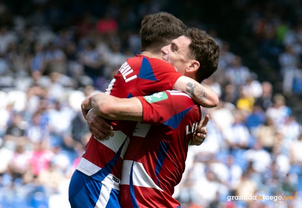 Abrazo de gol entre Boyé y Tsitaihsvili (LOF) Abrazo de gol entre Boyé y Tsitaihsvili (LOF)