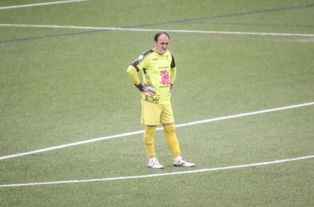 El cancerbero del Guadix CF, Álex Fernández (GUADIX CF)