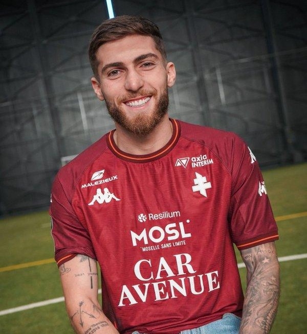 Tsitaishvili ya luce los colores del Metz (FC METZ) Tsitaishvili ya luce los colores del Metz (FC METZ)