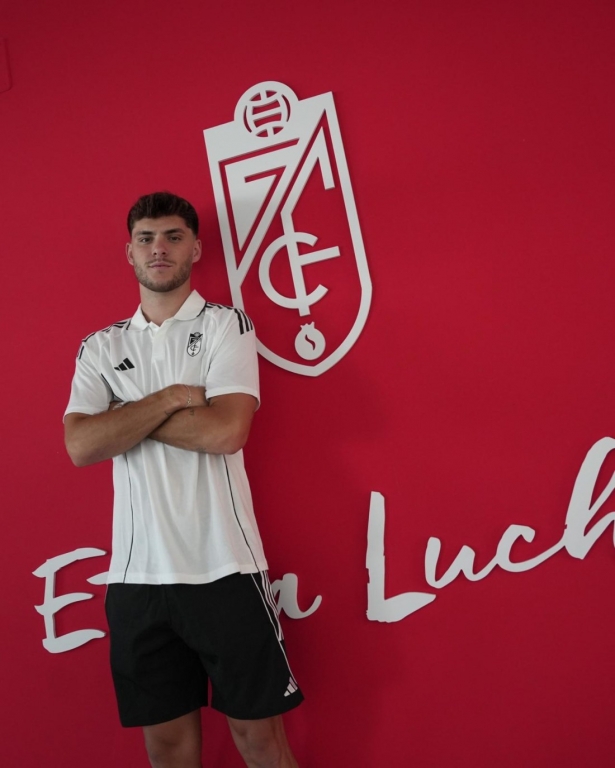 El filial rojiblanco refuerza su defensa (GRANADA CF) El filial rojiblanco refuerza su defensa (GRANADA CF)