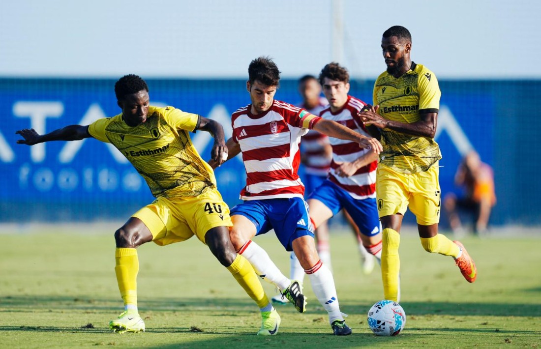 El Granada no pudo pasar del empate (GRANADA CF)