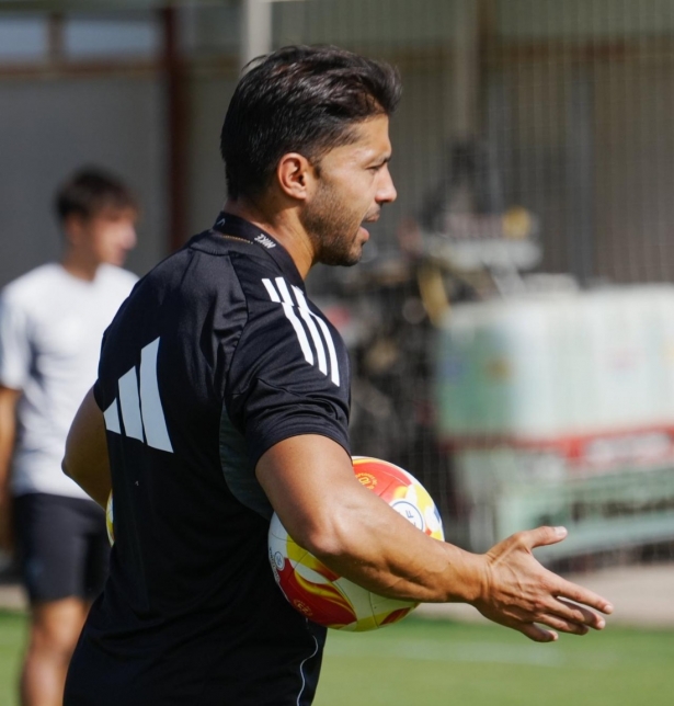 Luis Bueno se queda con el crecimiento del equipo (GRANADA CF) Luis Bueno se queda con el crecimiento del equipo (GRANADA CF)