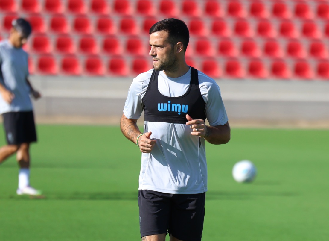 Arnáiz podrá debutar de forma oficial con el Granada (J. AZCOYTIA)