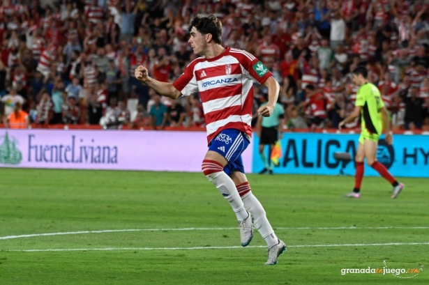 Pablo Sáenz revolucionó el partido (J.M. BALDOMERO) Pablo Sáenz revolucionó el partido (J.M. BALDOMERO)