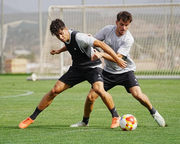 El Recre quiere estrenarse con tres puntos (GRANADA CF) El Recre quiere estrenarse con tres puntos (GRANADA CF)