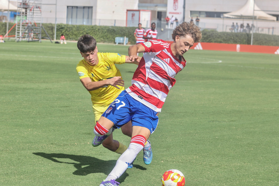 El Recreativo se llevó el derbi ante el Huétor Tájar (GPMEDIA)