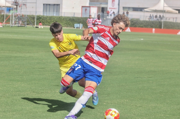 El Recreativo se llevó el derbi ante el Huétor Tájar (GPMEDIA)