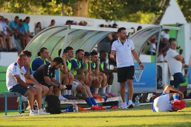 El entrenador de la UD Maracena, Javier Vilaseca (IVÁN MÁRQUEZ/UD MARACENA) El entrenador de la UD Maracena, Javier Vilaseca (IVÁN MÁRQUEZ/UD MARACENA)