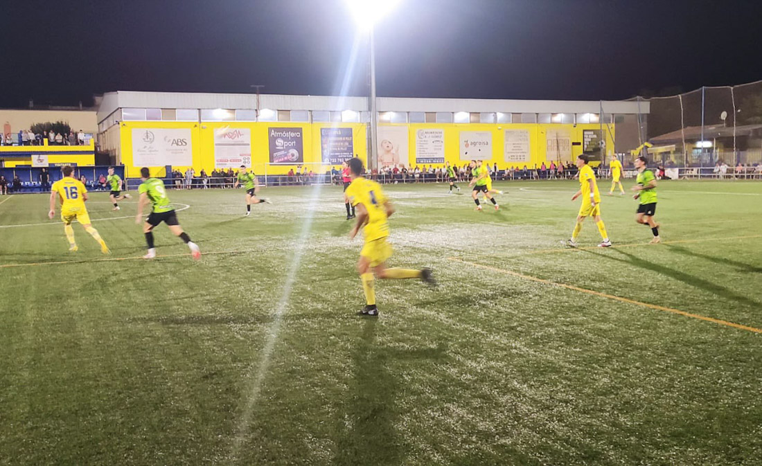 El CD Huétor Vega se llevó el derbi 