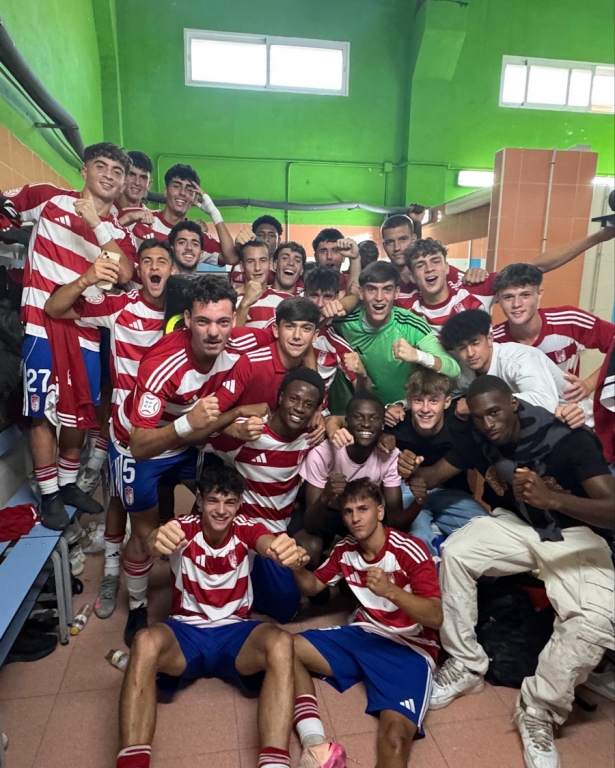 El Granada CF celebra el triunfo (GCF)