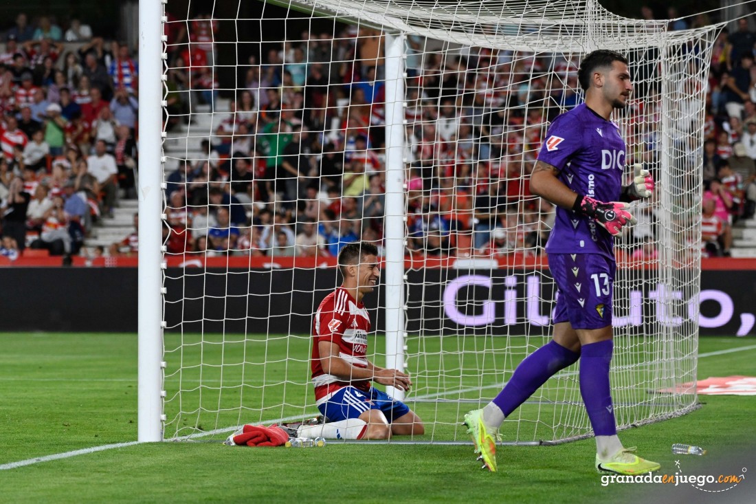 El Granada no encuentra el camino del gol (J.M. BALDOMERO)