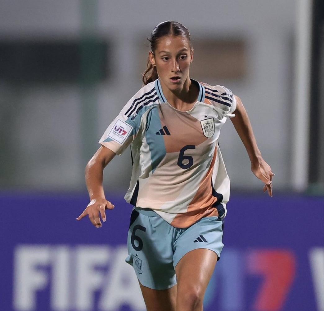 Vera Molina acumula minutos con la Selección (GRANADA CF)