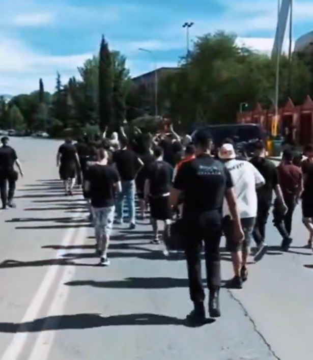La Policía identificó a 49 personas (POLICIA GR) La Policía identificó a 49 personas (POLICIA GR)