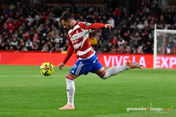 Arnáiz va subiendo el nivel (J.M. BALDOMERO) Arnáiz va subiendo el nivel (J.M. BALDOMERO)