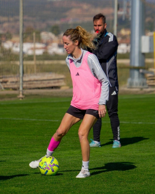 Las rojiblancas se quieren reencontrar con la victoria (GRANADA CF) Las rojiblancas se quieren reencontrar con la victoria (GRANADA CF)