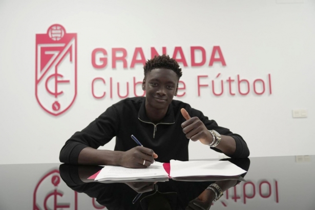 El Granada prolonga el contrato de Bourama (GRANADA CF)