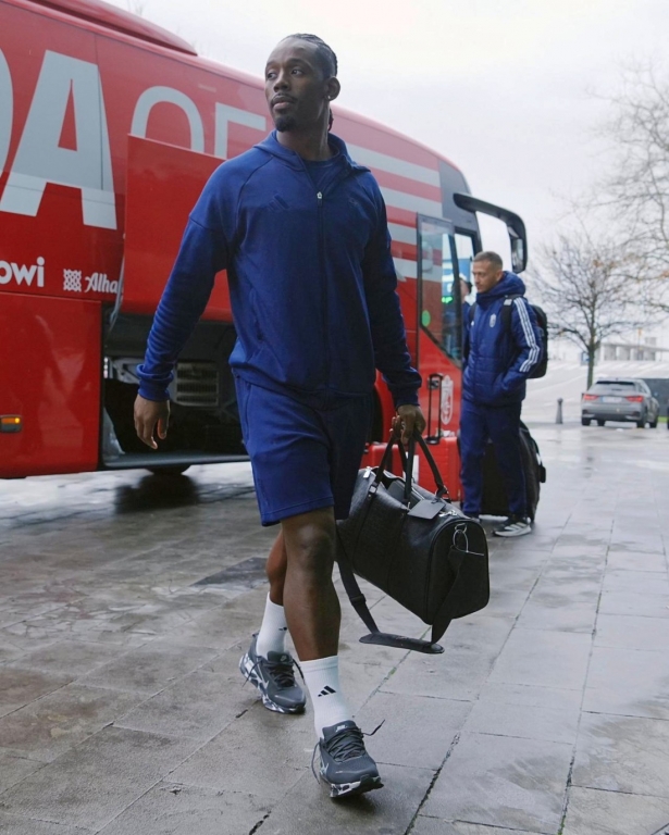La expedición rojiblanca ya está en Gijón (GRANADA CF) La expedición rojiblanca ya está en Gijón (GRANADA CF)
