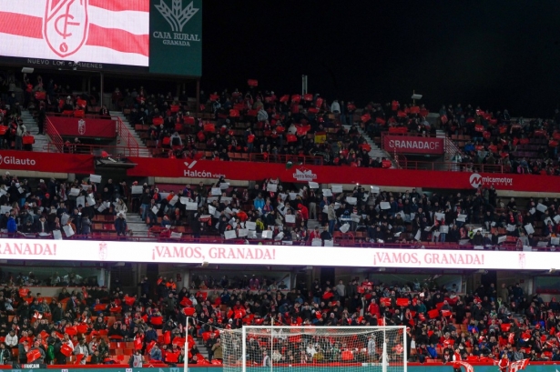 El Granada recuerda la importancia de animar desde el respeto y la deportividad (J.M. BALDOMERO) El Granada recuerda la importancia de animar desde el respeto y la deportividad (J.M. BALDOMERO)