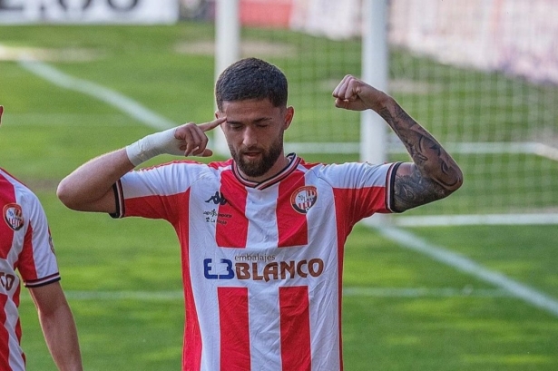 Escobar está en el radar del Granada (MARCA) Escobar está en el radar del Granada (MARCA)