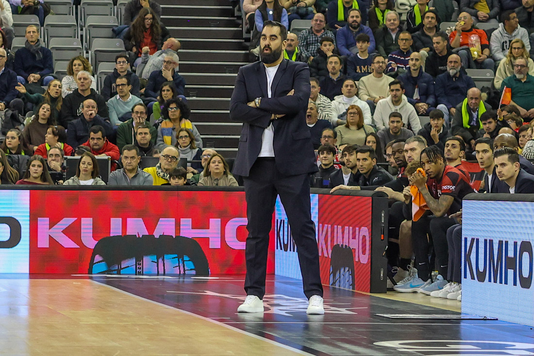 Ramón Díaz durante el partido ante Burgos (GPMEDIA)