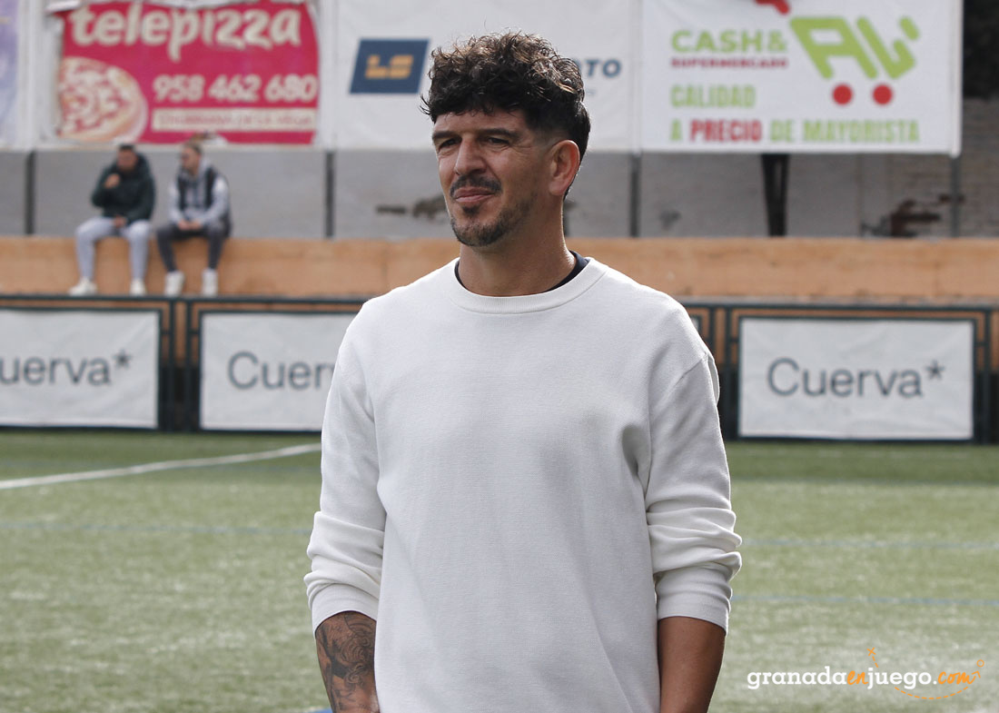 Leví Cantero, entrenador del Churriana CF, durante un partido de esta temporada (J. PALMA)