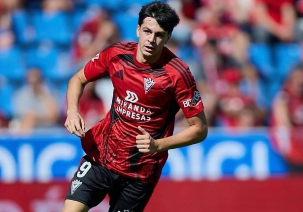 Petit podría ser el delantero que necesita Pacheta (MIRANDÉS) Petit podría ser el delantero que necesita Pacheta (MIRANDÉS)