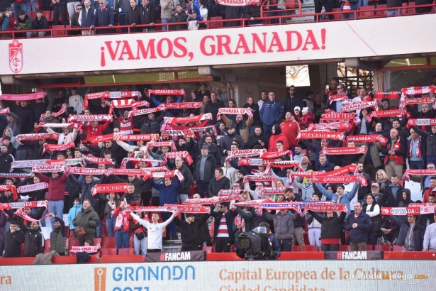 La afición estará con el equipo en Cádiz (J.M. BALDOMERO) La afición estará con el equipo en Cádiz (J.M. BALDOMERO)