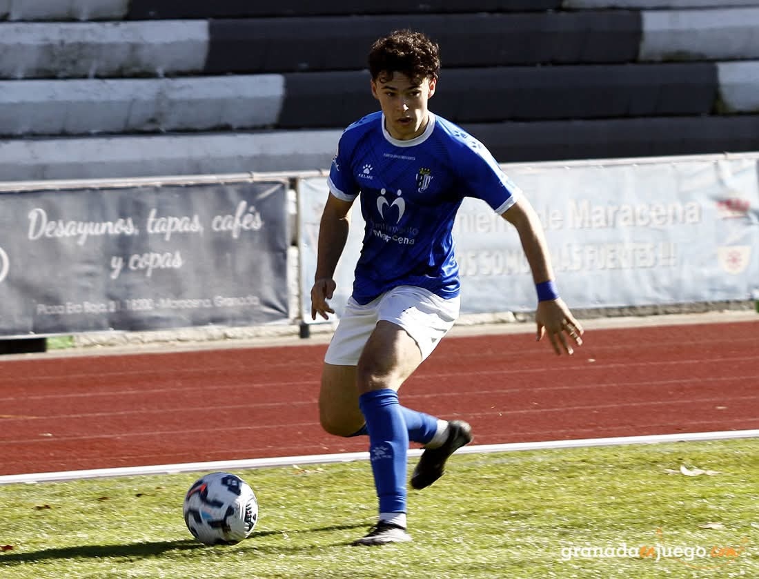 Juanjo marcó el segundo gol del Maracena (J.. PALMA)
